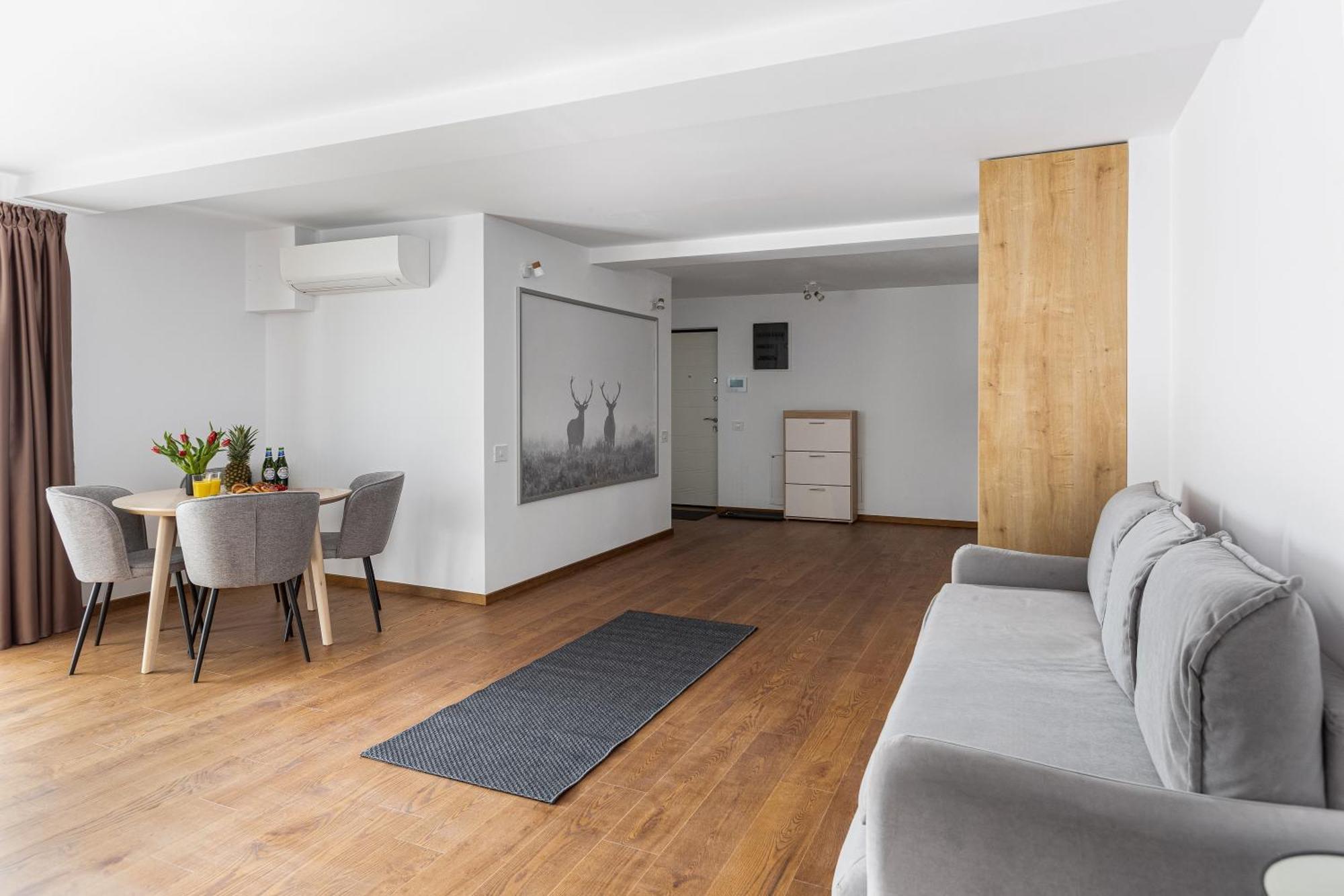 Peak Aparthotel - Old Town - By Cityhost Brasov Ngoại thất bức ảnh