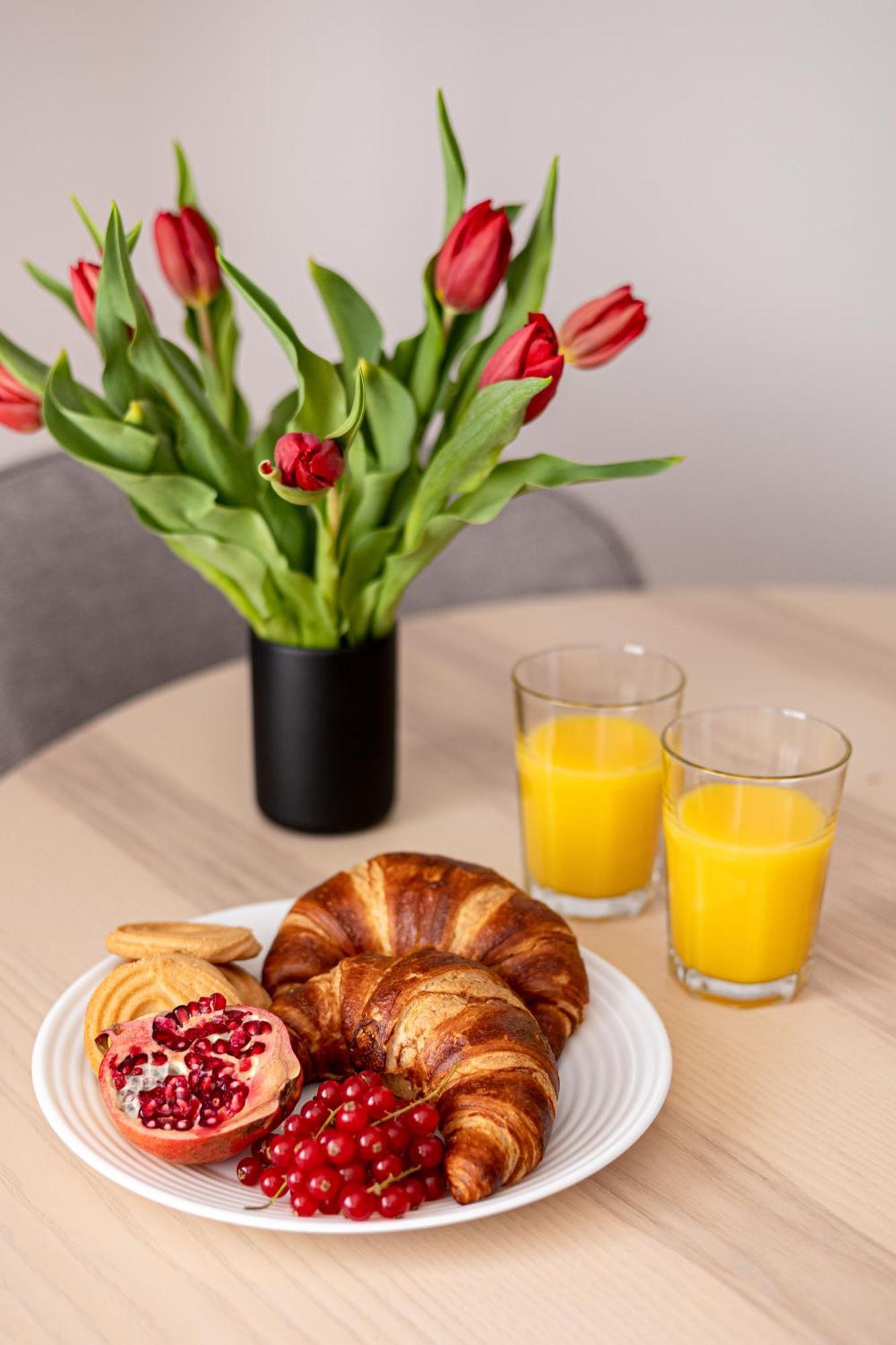 Peak Aparthotel - Old Town - By Cityhost Brasov Ngoại thất bức ảnh