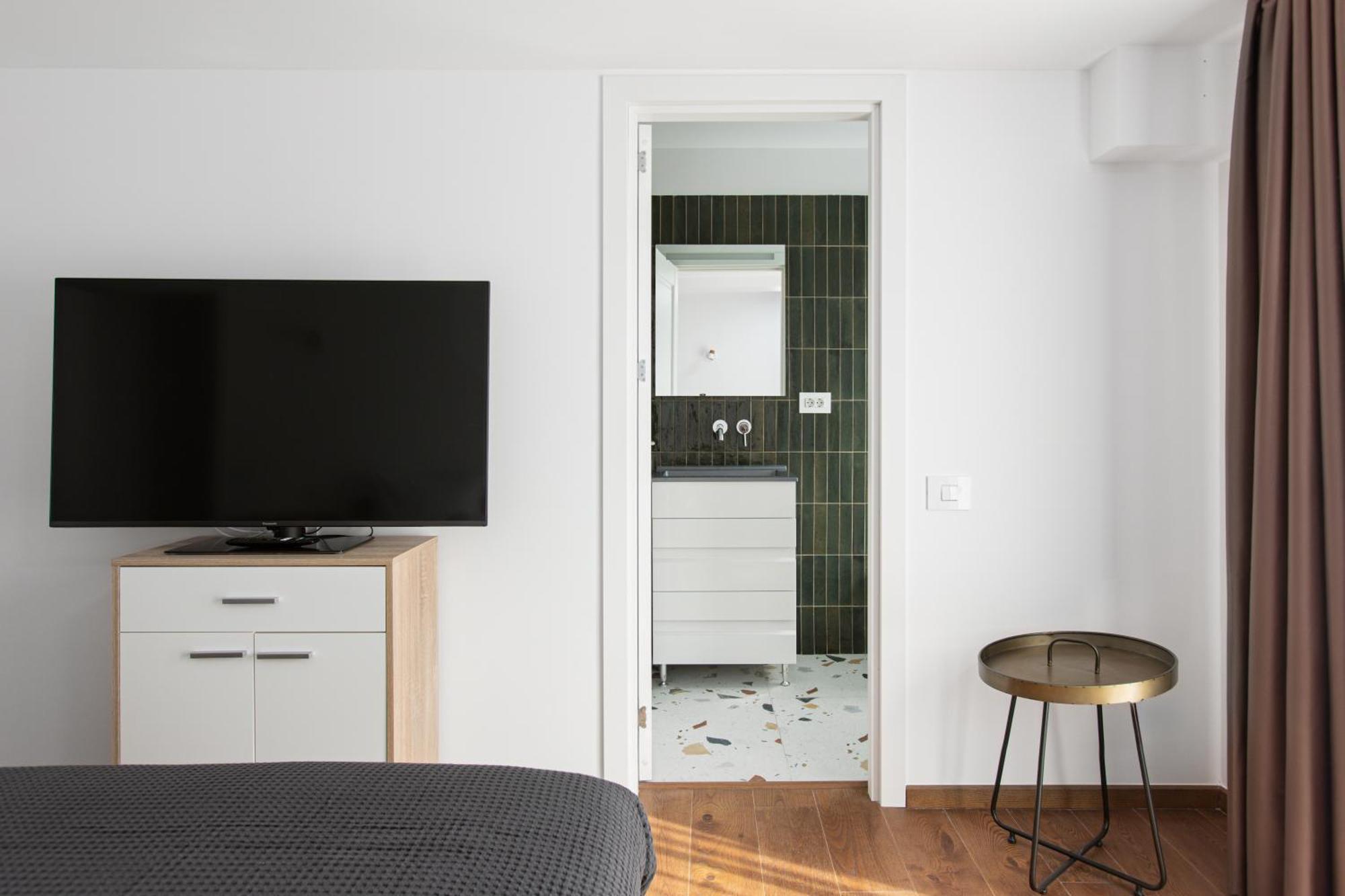 Peak Aparthotel - Old Town - By Cityhost Brasov Ngoại thất bức ảnh