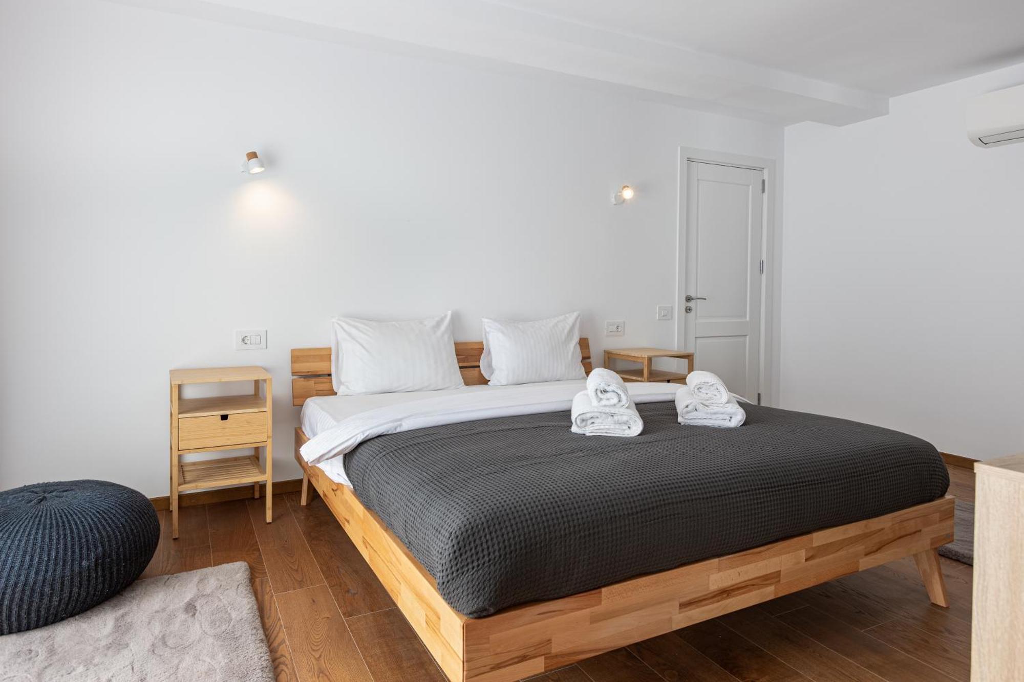 Peak Aparthotel - Old Town - By Cityhost Brasov Ngoại thất bức ảnh