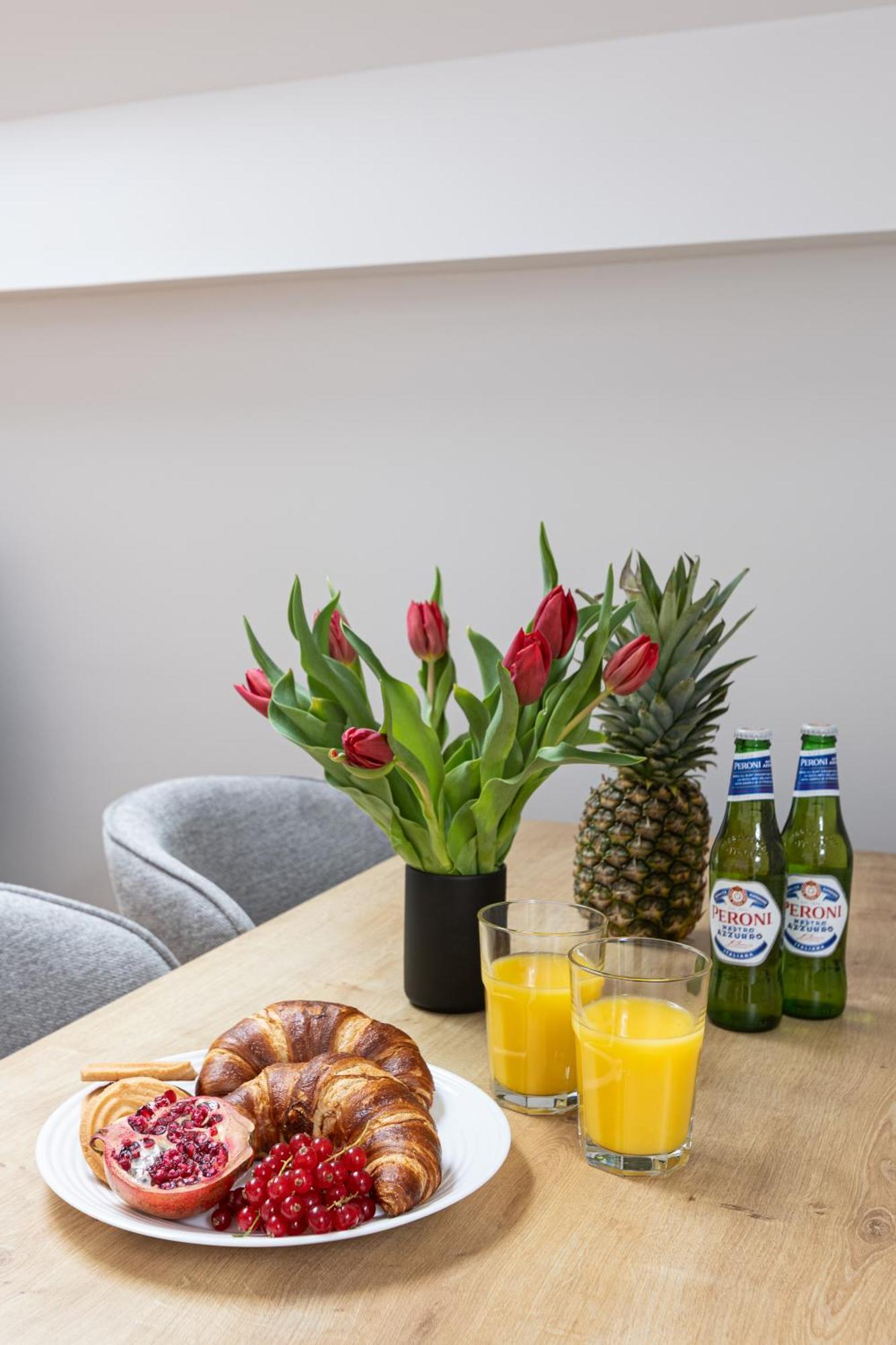 Peak Aparthotel - Old Town - By Cityhost Brasov Ngoại thất bức ảnh