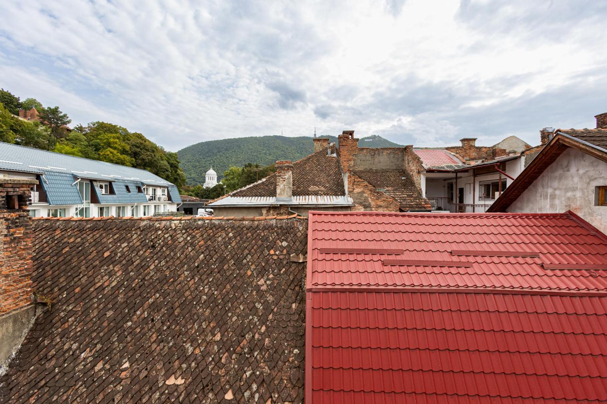 Peak Aparthotel - Old Town - By Cityhost Brasov Ngoại thất bức ảnh
